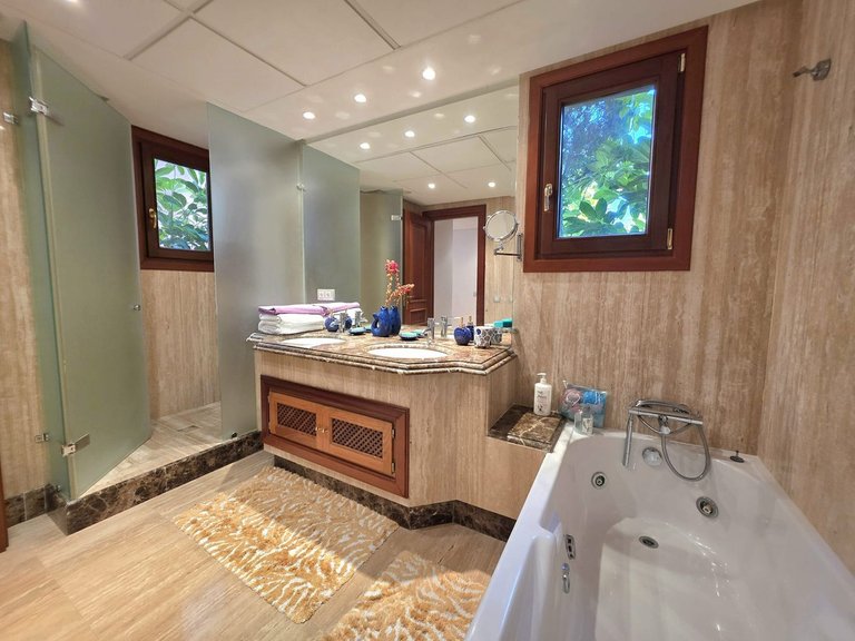 Apartment for Sale in New Golden Mile, Malaga 11
