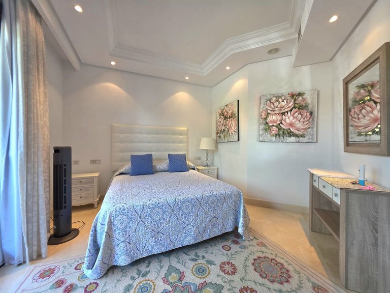 Apartment for Sale in New Golden Mile, Malaga 12