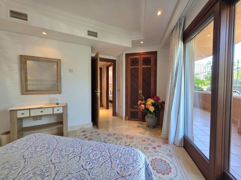 Apartment for Sale in New Golden Mile, Malaga 13