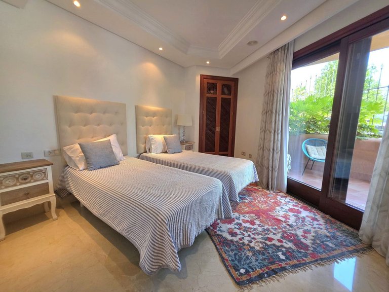 Apartment for Sale in New Golden Mile, Malaga 14