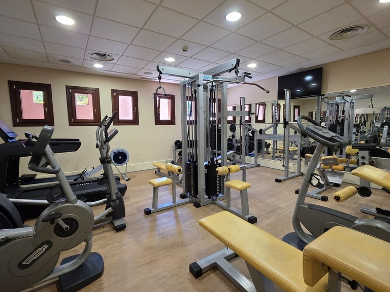 Apartment for Sale in New Golden Mile, Malaga 23