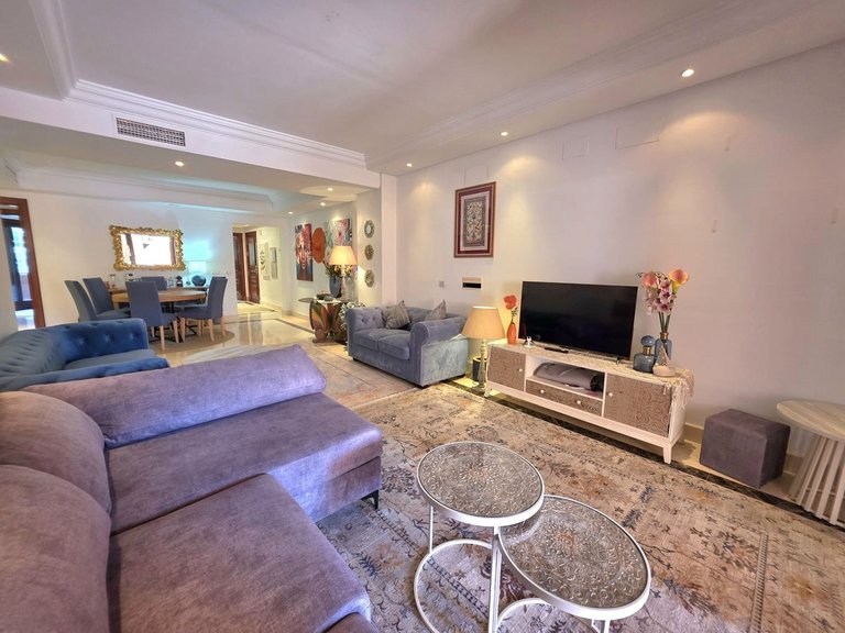 Apartment for Sale in New Golden Mile, Malaga 7
