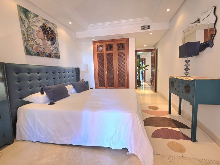 Apartment for Sale in New Golden Mile, Malaga 9