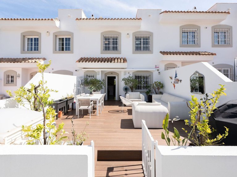 Villa for Sale in Nueva Andalucía, Malaga 1