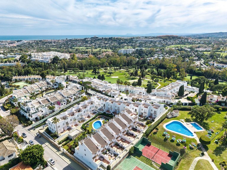 Villa for Sale in Nueva Andalucía, Malaga 40