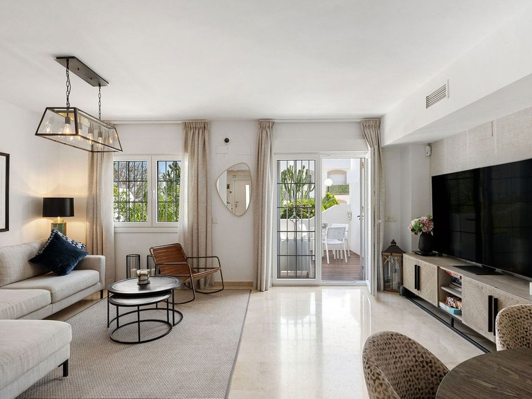 Villa for Sale in Nueva Andalucía, Malaga 6