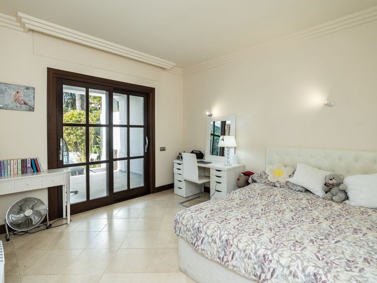Villa for Sale in El Paraiso, Malaga 22