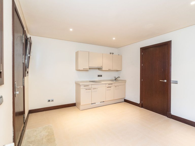 Villa for Sale in El Paraiso, Malaga 27