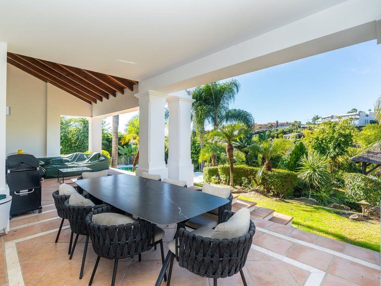 Villa for Sale in El Paraiso, Malaga 33
