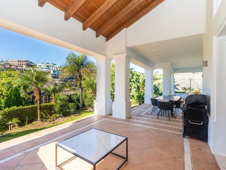 Villa for Sale in El Paraiso, Malaga 34