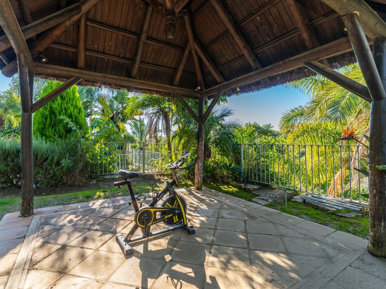 Villa for Sale in El Paraiso, Malaga 36