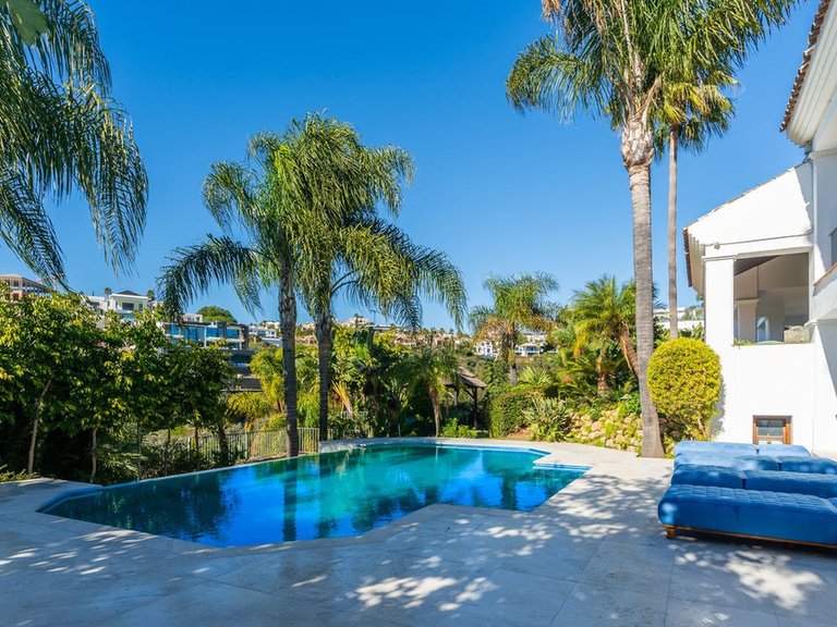 Villa for Sale in El Paraiso, Malaga 38