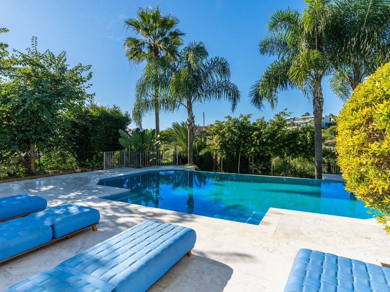 Villa for Sale in El Paraiso, Malaga 41