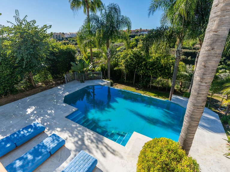 Villa for Sale in El Paraiso, Malaga 47