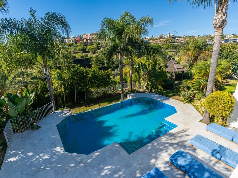 Villa for Sale in El Paraiso, Malaga 49