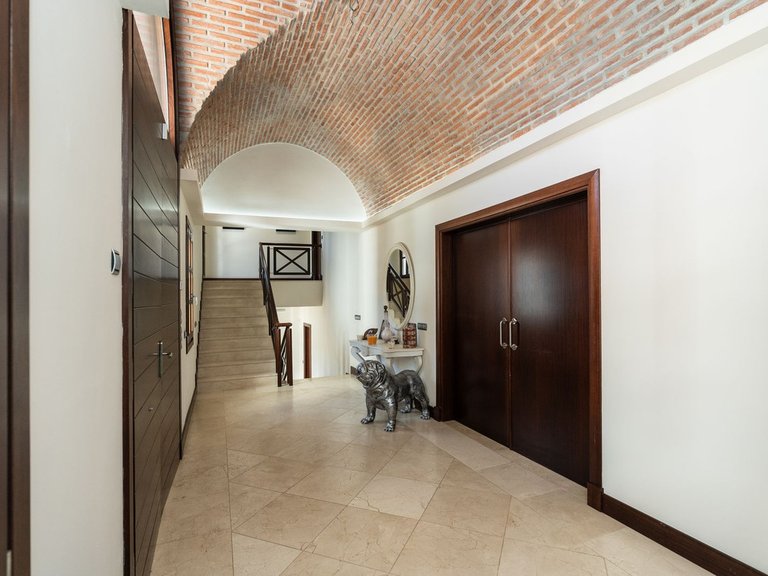 Villa for Sale in El Paraiso, Malaga 7