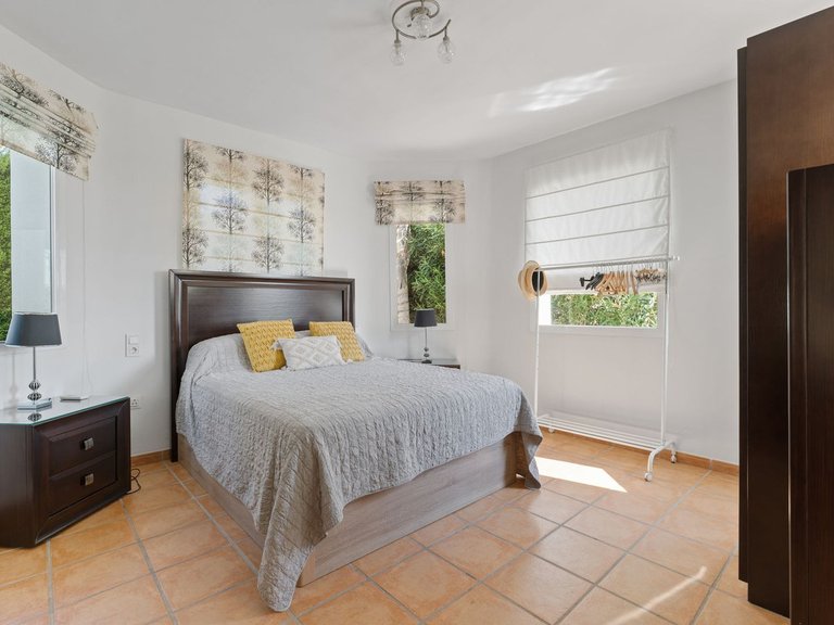 Villa for Sale in Coín, Malaga 12