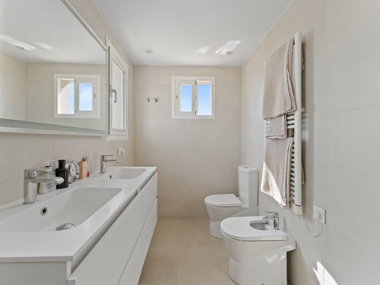 Villa for Sale in Coín, Malaga 18