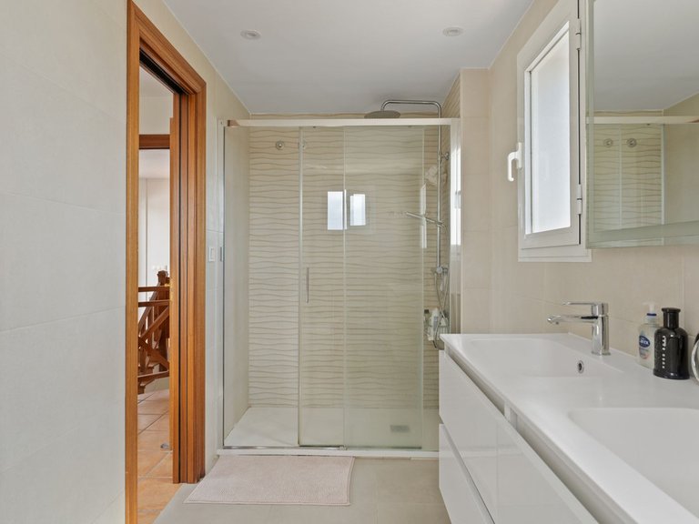 Villa for Sale in Coín, Malaga 19