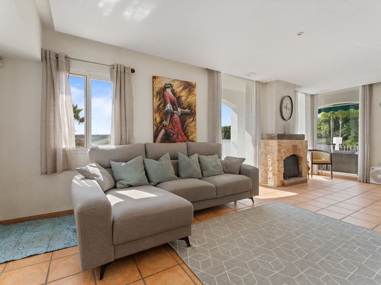 Villa for Sale in Coín, Malaga 8