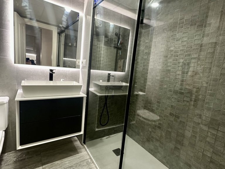 Apartment for Sale in The Golden Mile, Malaga 7