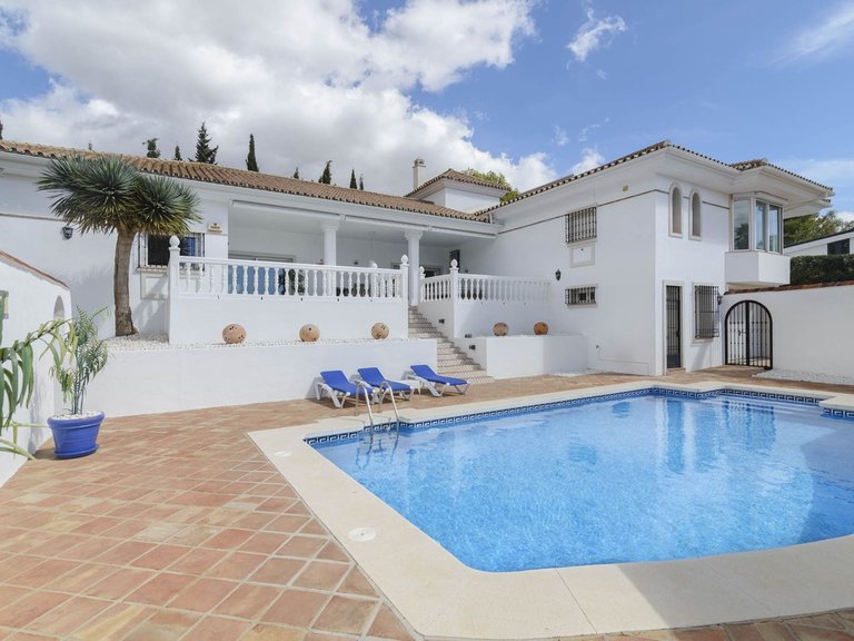 Villa for Sale in Valtocado, Malaga 1