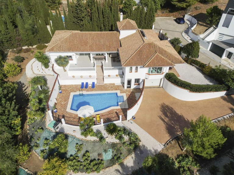 Villa for Sale in Valtocado, Malaga 2