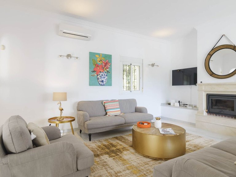 Villa for Sale in Valtocado, Malaga 4