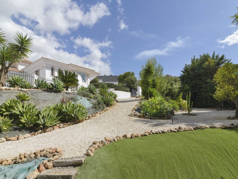 Villa for Sale in Valtocado, Malaga 6