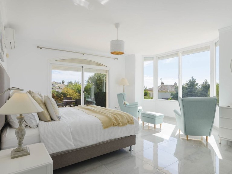 Villa for Sale in Valtocado, Malaga 7