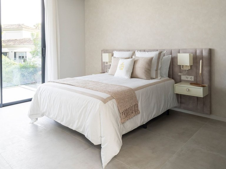 Apartment for Sale in Costa del Sol El Paraíso, Estepona, Malaga 20