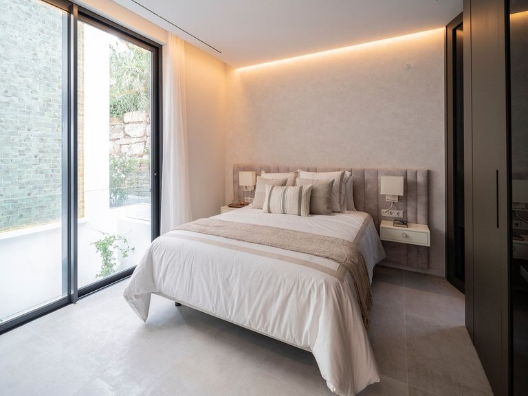 Villa for Sale in Costa del Sol El Paraíso, Estepona, Malaga 24