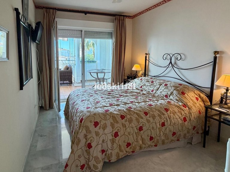 Apartment for Sale in Calahonda, Malaga 10