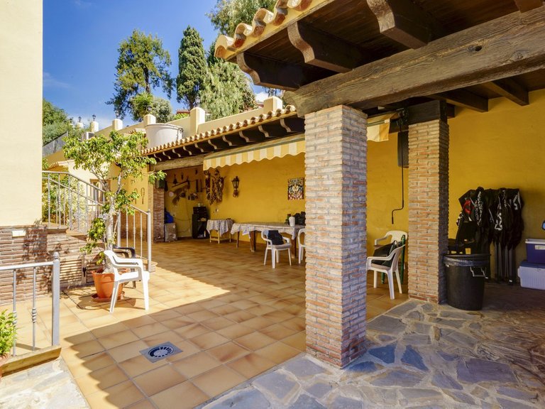 Villa for Sale in La Quinta, Malaga 10
