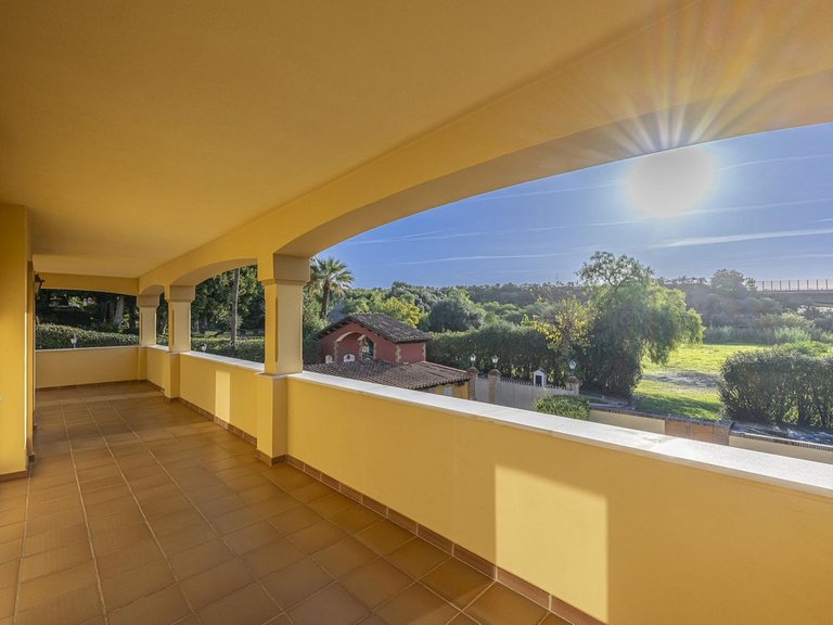 Villa for Sale in La Quinta, Malaga 16
