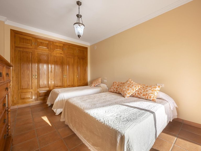 Villa for Sale in La Quinta, Malaga 25