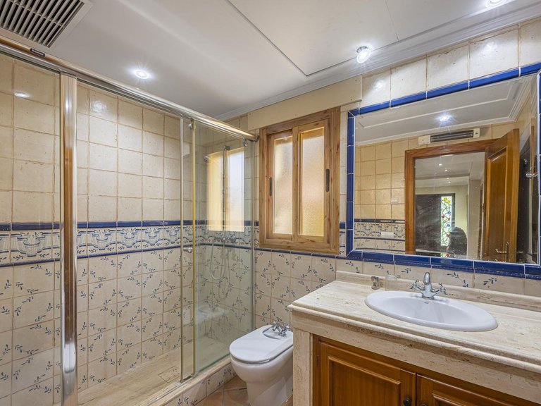 Villa for Sale in La Quinta, Malaga 27