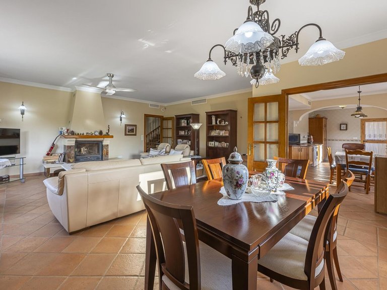 Villa for Sale in La Quinta, Malaga 35