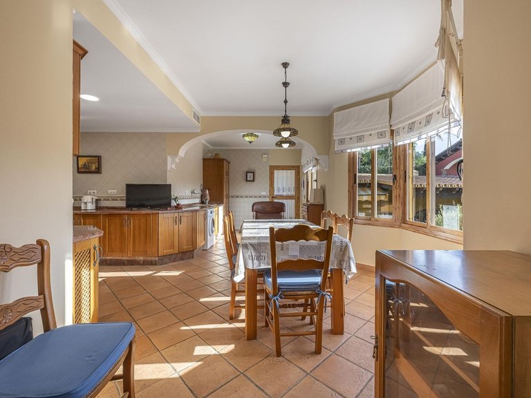 Villa for Sale in La Quinta, Malaga 38