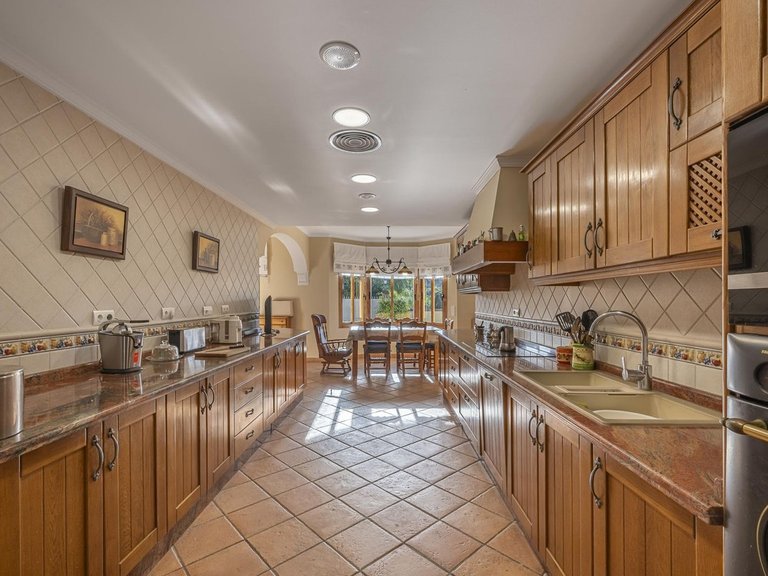 Villa for Sale in La Quinta, Malaga 39