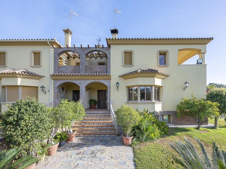 Villa for Sale in La Quinta, Malaga 41