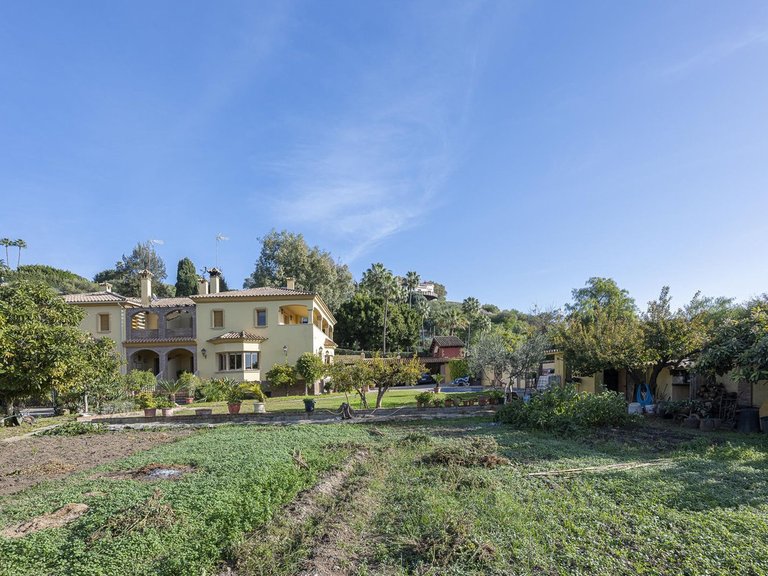 Villa for Sale in La Quinta, Malaga 53