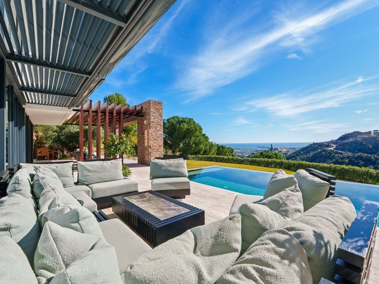 Villa for Sale in Benahavís, Malaga 3