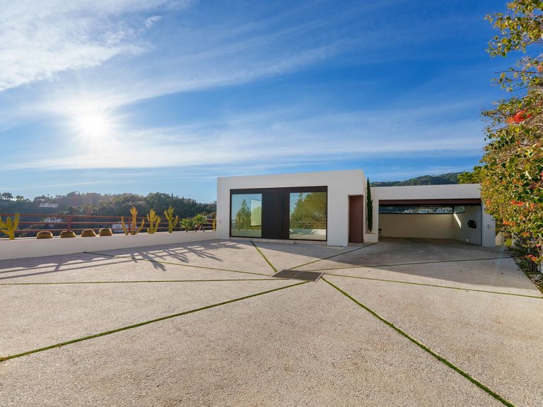 Villa for Sale in Benahavís, Malaga 40