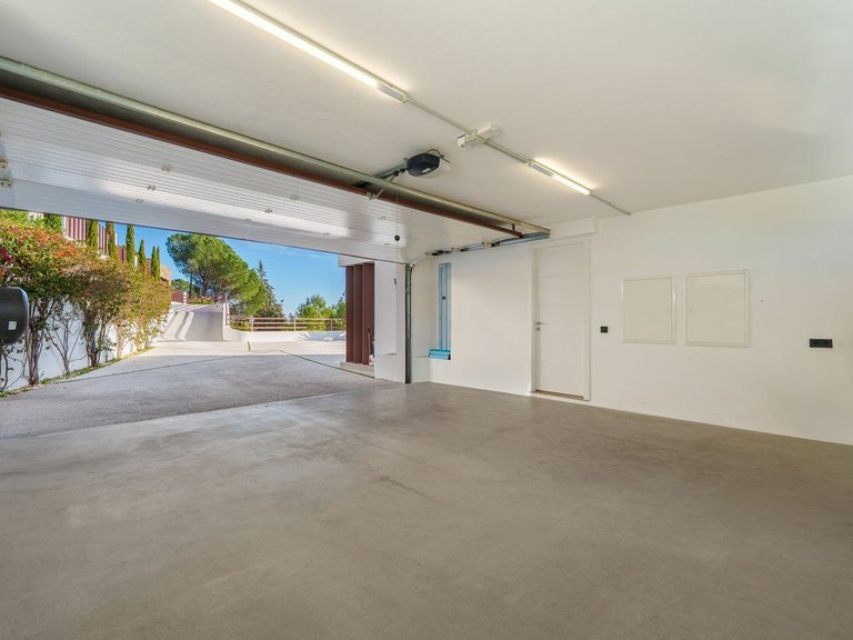 Villa for Sale in Benahavís, Malaga 41