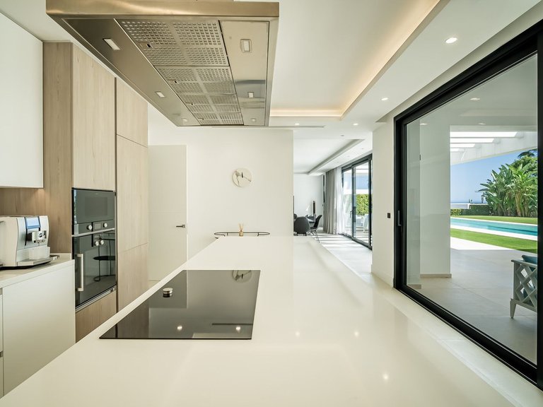 Villa for Sale in Los Flamingos, Malaga 10