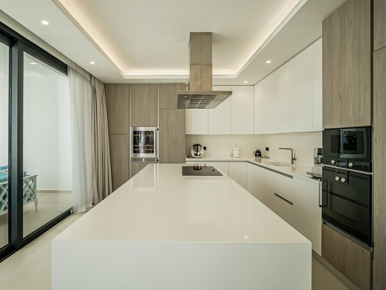 Villa for Sale in Los Flamingos, Malaga 11