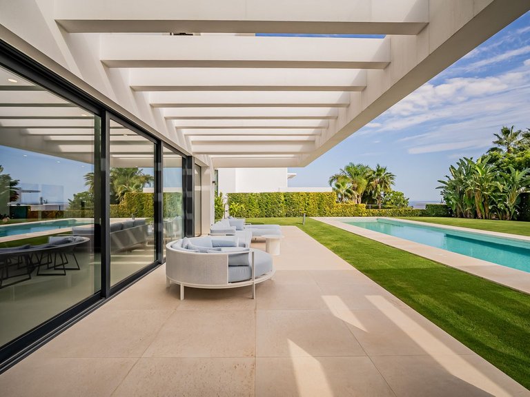 Villa for Sale in Los Flamingos, Malaga 6