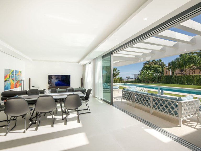 Villa for Sale in Los Flamingos, Malaga 7
