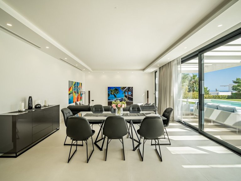 Villa for Sale in Los Flamingos, Malaga 8